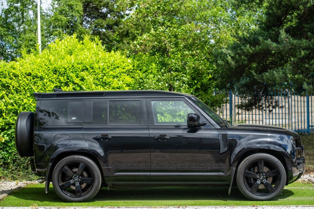 USED 2022 72 LAND ROVER DEFENDER 5.0 P525 V8 SUV 5dr Petrol Auto 4WD Euro 6 (s/s) (525 ps) PAN ROOF, TOWBAR, VAT QUAL