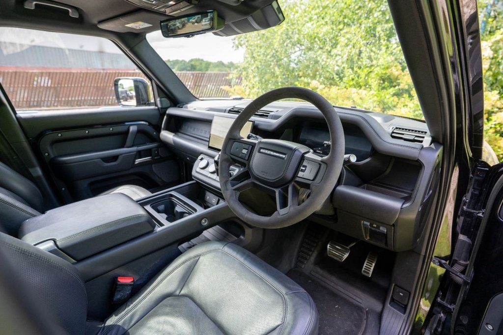 USED 2022 72 LAND ROVER DEFENDER 5.0 P525 V8 SUV 5dr Petrol Auto 4WD Euro 6 (s/s) (525 ps) PAN ROOF, TOWBAR, VAT QUAL