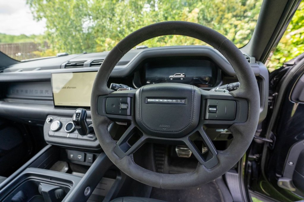 USED 2022 72 LAND ROVER DEFENDER 5.0 P525 V8 SUV 5dr Petrol Auto 4WD Euro 6 (s/s) (525 ps) PAN ROOF, TOWBAR, VAT QUAL