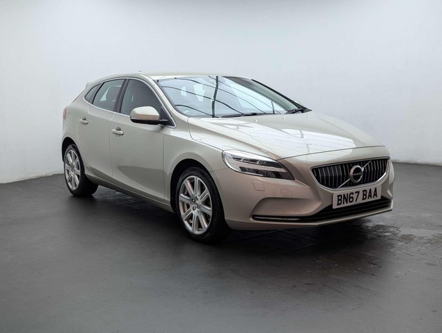 USED 2017 67 VOLVO V40 2.0 V40 Inscription T3 5dr CLICK+COLLECT / HOME DELIVERY