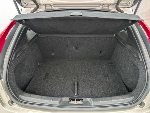 USED 2017 67 VOLVO V40 2.0 V40 Inscription T3 5dr CLICK+COLLECT / HOME DELIVERY