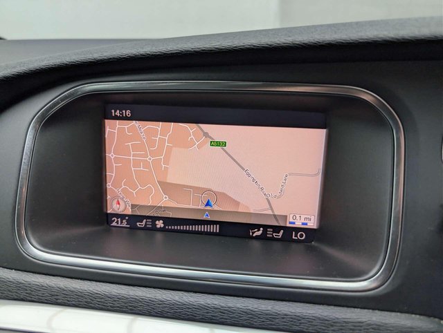 USED 2017 67 VOLVO V40 2.0 V40 Inscription T3 5dr CLICK+COLLECT / HOME DELIVERY