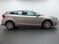 USED 2017 67 VOLVO V40 2.0 V40 Inscription T3 5dr CLICK+COLLECT / HOME DELIVERY