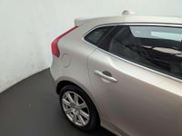 USED 2017 67 VOLVO V40 2.0 V40 Inscription T3 5dr CLICK+COLLECT / HOME DELIVERY