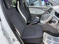 USED 2013 63 RENAULT ZOE 22kWh Expression Hatchback 5dr Electric Auto (Battery Lease) (88 bhp) 2 CHARGING CABLES
