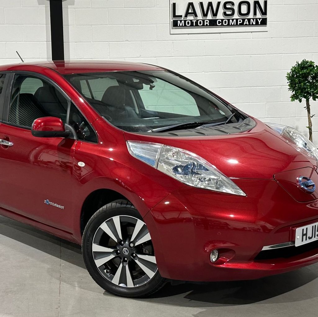 USED 2015 15 NISSAN LEAF 24kWh Tekna Hatchback 5dr Electric Auto (107 bhp) 