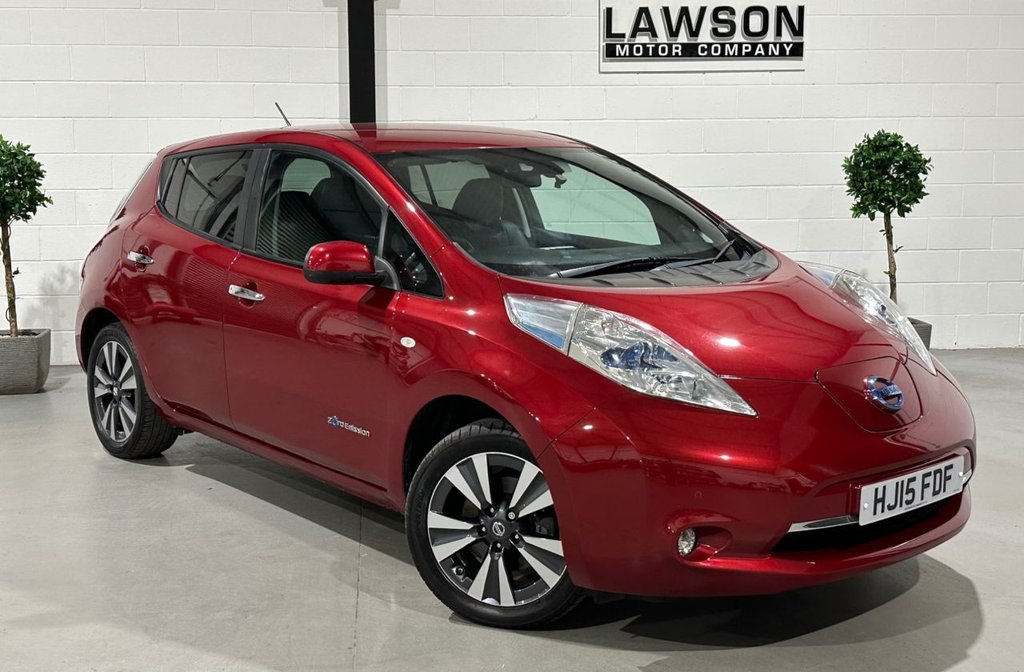 USED 2015 15 NISSAN LEAF 24kWh Tekna Hatchback 5dr Electric Auto (107 bhp) 