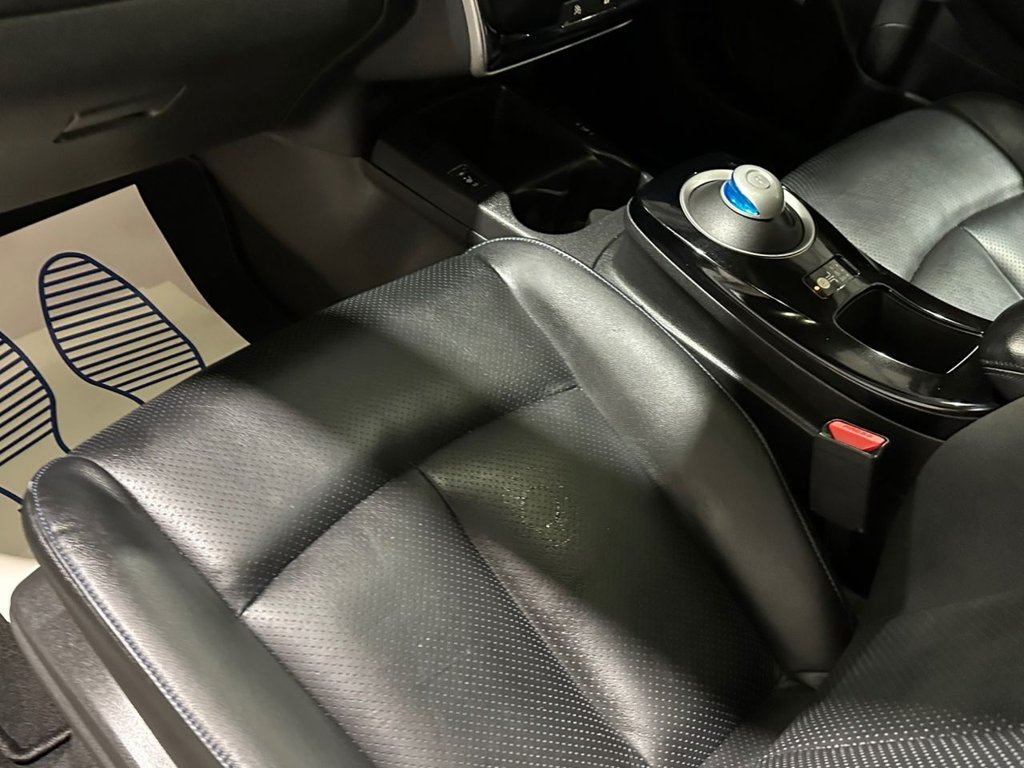 USED 2015 15 NISSAN LEAF 24kWh Tekna Hatchback 5dr Electric Auto (107 bhp) 