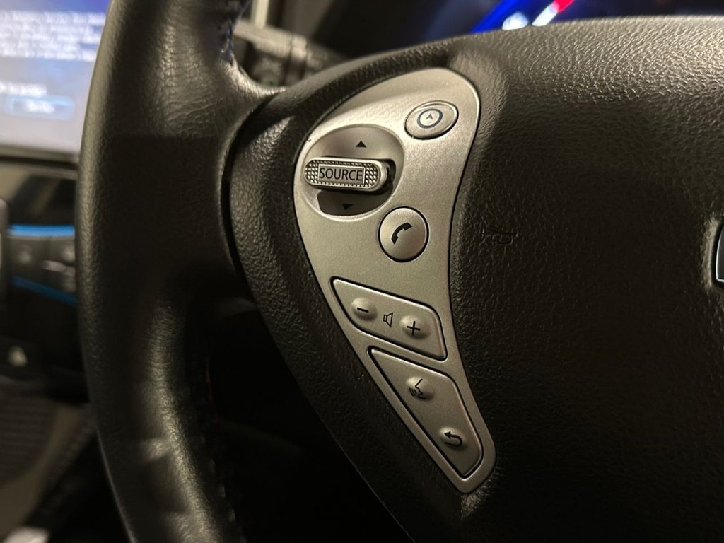 USED 2015 15 NISSAN LEAF 24kWh Tekna Hatchback 5dr Electric Auto (107 bhp) 