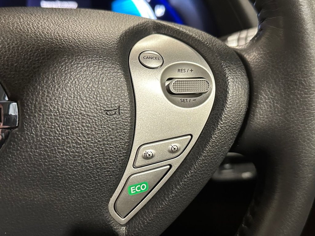 USED 2015 15 NISSAN LEAF 24kWh Tekna Hatchback 5dr Electric Auto (107 bhp) 