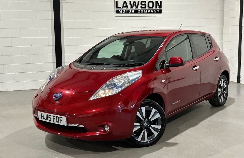 USED 2015 15 NISSAN LEAF 24kWh Tekna Hatchback 5dr Electric Auto (107 bhp) 