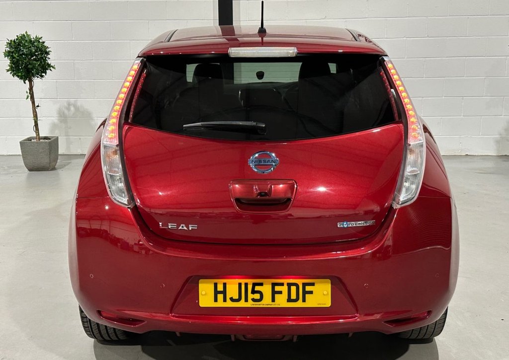 USED 2015 15 NISSAN LEAF 24kWh Tekna Hatchback 5dr Electric Auto (107 bhp) 