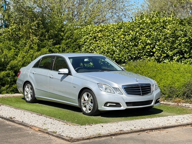 2009 E CLASS 3.0 E350 CDI V6 BLUEEFFICIENCY AVANTGARDE SALOON 4DR DIESEL G TRONIC EURO... photo