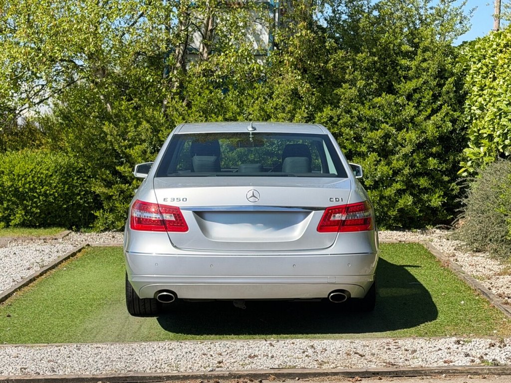 USED 2009 59 MERCEDES-BENZ E-CLASS 3.0 E350 CDI V6 BlueEfficiency Avantgarde Saloon 4dr Diesel G-Tronic Euro 5 (231 ps) A Well Cared for Fine Driving Example with Heated Leather with Electric Memory Adjustment and Satellite Navigation and Mercedes Service History to 79k