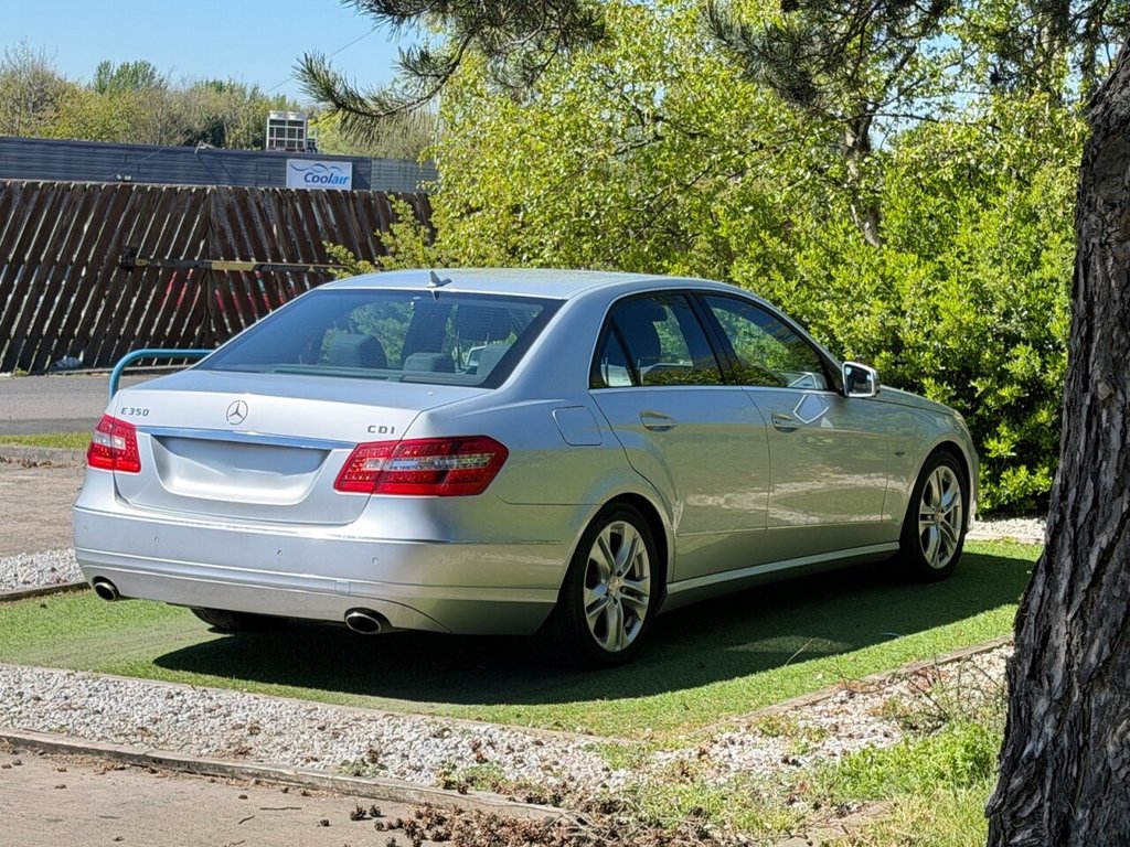USED 2009 59 MERCEDES-BENZ E-CLASS 3.0 E350 CDI V6 BlueEfficiency Avantgarde Saloon 4dr Diesel G-Tronic Euro 5 (231 ps) A Well Cared for Fine Driving Example with Heated Leather with Electric Memory Adjustment and Satellite Navigation and Mercedes Service History to 79k