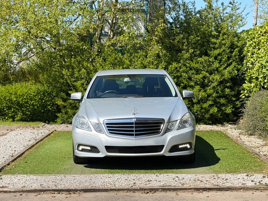 USED 2009 59 MERCEDES-BENZ E-CLASS 3.0 E350 CDI V6 BlueEfficiency Avantgarde Saloon 4dr Diesel G-Tronic Euro 5 (231 ps) A Well Cared for Fine Driving Example with Heated Leather with Electric Memory Adjustment and Satellite Navigation and Mercedes Service History to 79k