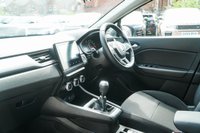 USED 2020 RENAULT CAPTUR 1.5 Blue dCi Iconic SUV 5dr Diesel Manual Euro 6 (s/s) (95 ps) 