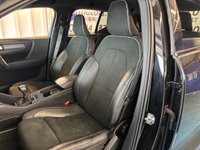 USED 2019 69 VOLVO XC40 1.5 T3 R-Design SUV 5dr Petrol Manual Euro 6 (s/s) (163 ps)+2 KEYS+1 FORMER KEEPER+FSH WITH NEW CLUTCH AND FLYWHEEL+NAV+HALF LEATHER SEATS+PARK CONTROL+PRIVACY+CLIMATE+MEDIA+BLUETOOTH+18