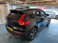 USED 2019 69 VOLVO XC40 1.5 T3 R-Design SUV 5dr Petrol Manual Euro 6 (s/s) (163 ps)+2 KEYS+1 FORMER KEEPER+FSH WITH NEW CLUTCH AND FLYWHEEL+NAV+HALF LEATHER SEATS+PARK CONTROL+PRIVACY+CLIMATE+MEDIA+BLUETOOTH+18