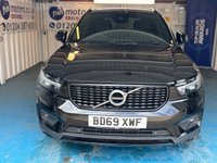 USED 2019 69 VOLVO XC40 1.5 T3 R-Design SUV 5dr Petrol Manual Euro 6 (s/s) (163 ps)+2 KEYS+1 FORMER KEEPER+FSH WITH NEW CLUTCH AND FLYWHEEL+NAV+HALF LEATHER SEATS+PARK CONTROL+PRIVACY+CLIMATE+MEDIA+BLUETOOTH+18