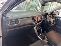USED 2021 71 VOLKSWAGEN T-ROC 1.0 TSI Active SUV 5dr Petrol Manual Euro 6 (s/s) (110 ps)+2 KEYS+1 OWNER FROM NEW+FSH+PARK CONTROL+PRIVACY+CLIMATE+ALLOYS+BLUETOOTH+MEDIA+NAV+USB+AUX+DAB+CRUISE 2 KEYS+1 OWNER FROM NEW+FSH+PARK CONTROL+PRIVACY+CLIMATE+ALLOYS+BLUETOOTH+MEDIA+NAV+USB+AUX+DAB+CRUISE+HPI CLEAR
