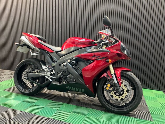 View our YAMAHA R1