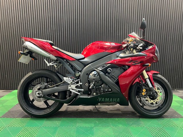 View our YAMAHA R1