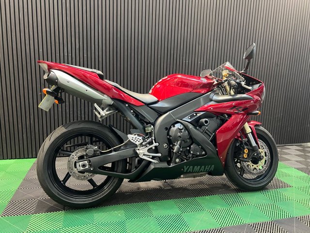 View our YAMAHA R1