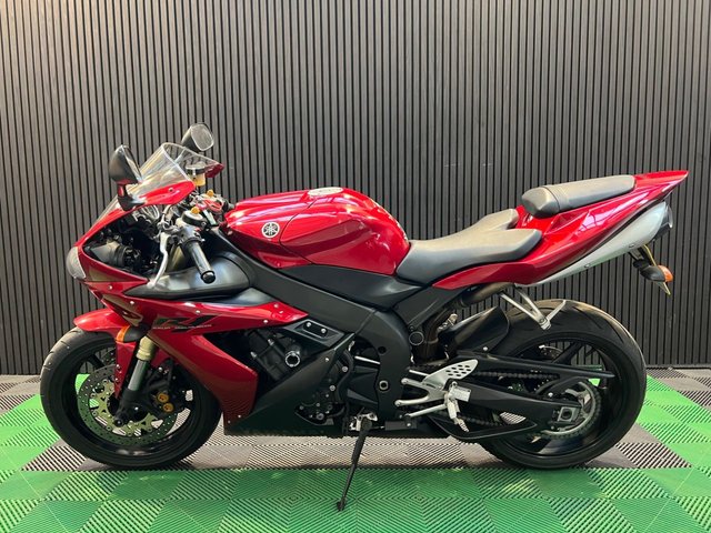 View our YAMAHA R1