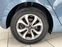 USED 2018 68 HYUNDAI I20 1.2 SE Launch Edition Hatchback 5dr Petrol Manual Euro 6 (s/s) (84 ps) CHAMPION BLUE / BLACK CLOTH TRIM / AIRCON / ELECTRIC WINDOWS X4 / ELECTRIC MIRRORS / AUTO LIGHHTS / DAB FM AM TUNER / BLUETOOTH / SMARTPHONE APP CONNECT / CRUISE CONTROL / SPEED LIMITER / REAR PARKING CAMERA AND SENSORS / SPACE SAVER SPARE WHEEL / SERVICE HISTORY