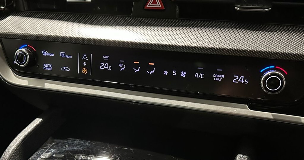 USED 2023 72 KIA SPORTAGE 1.6 T-GDi 13.8kWh 3 SUV 5dr Petrol Plug-in Hybrid Auto AWD Euro 6 (s/s) (261 bhp) 