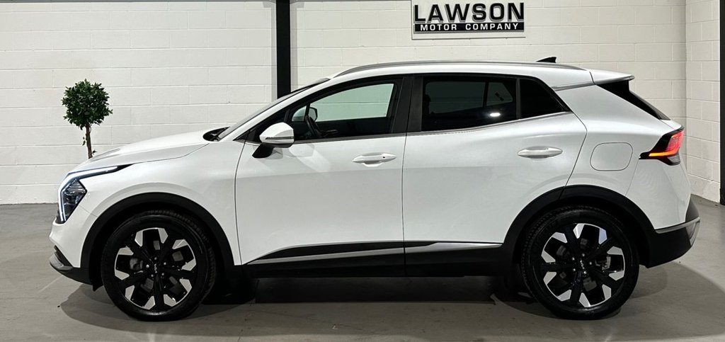 USED 2023 72 KIA SPORTAGE 1.6 T-GDi 13.8kWh 3 SUV 5dr Petrol Plug-in Hybrid Auto AWD Euro 6 (s/s) (261 bhp) 