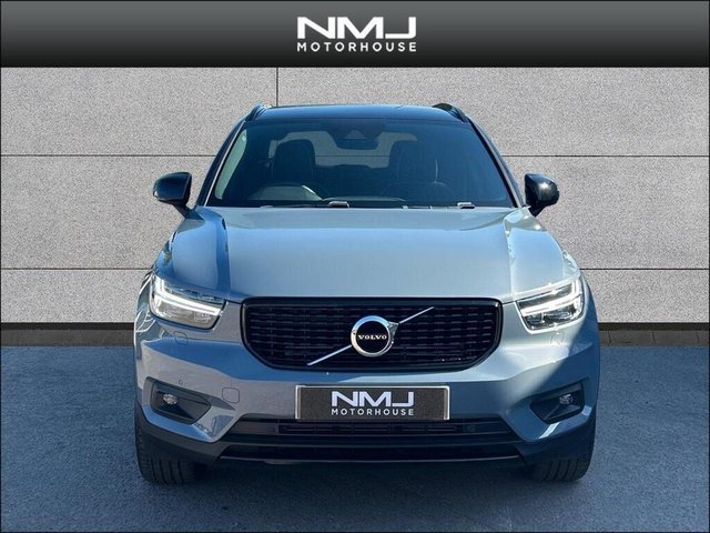 View our VOLVO XC40