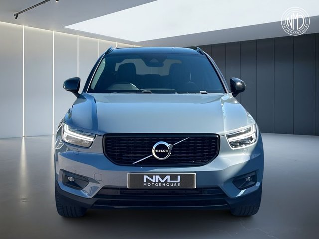 View our VOLVO XC40