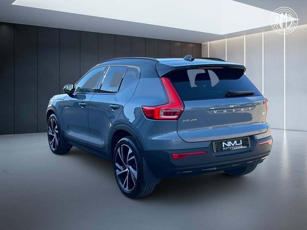 USED 2020 70 VOLVO XC40 1.5h T5 Twin Engine Recharge 10.7kWh R-Design Pro SUV 5dr Petrol Plug-in Hybrid Auto Euro 6 (s/s) (262 ps) SUV