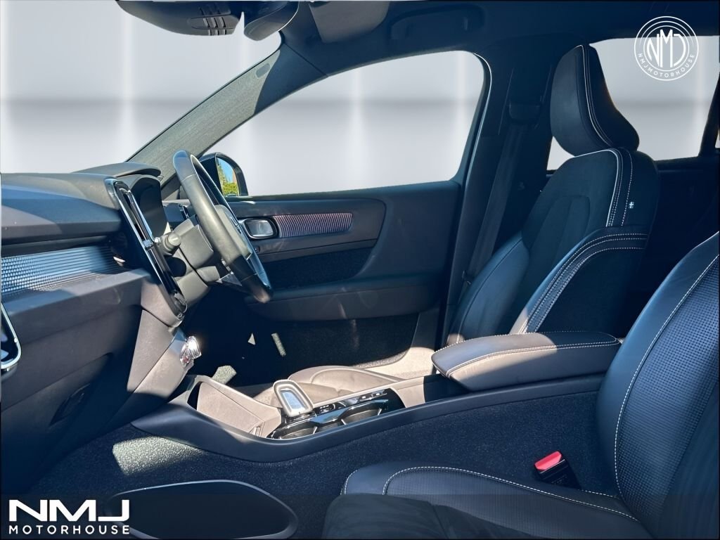 USED 2020 70 VOLVO XC40 1.5h T5 Twin Engine Recharge 10.7kWh R-Design Pro SUV 5dr Petrol Plug-in Hybrid Auto Euro 6 (s/s) (262 ps) SUV