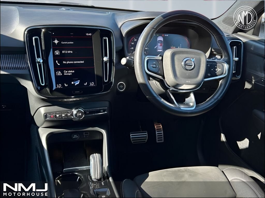 USED 2020 70 VOLVO XC40 1.5h T5 Twin Engine Recharge 10.7kWh R-Design Pro SUV 5dr Petrol Plug-in Hybrid Auto Euro 6 (s/s) (262 ps) SUV