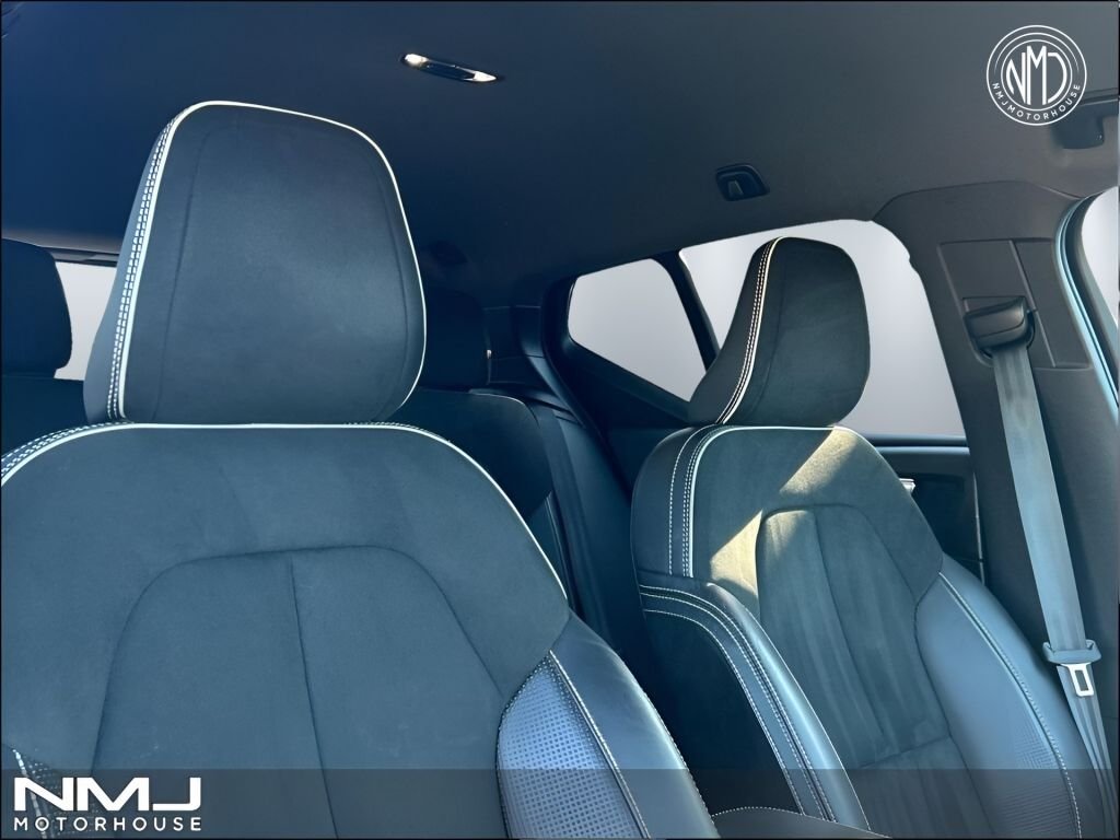 USED 2020 70 VOLVO XC40 1.5h T5 Twin Engine Recharge 10.7kWh R-Design Pro SUV 5dr Petrol Plug-in Hybrid Auto Euro 6 (s/s) (262 ps) SUV