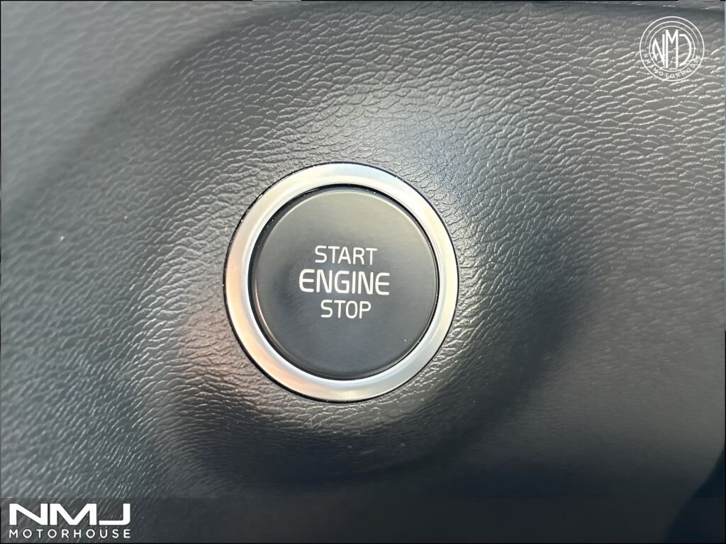 USED 2020 70 VOLVO XC40 1.5h T5 Twin Engine Recharge 10.7kWh R-Design Pro SUV 5dr Petrol Plug-in Hybrid Auto Euro 6 (s/s) (262 ps) SUV