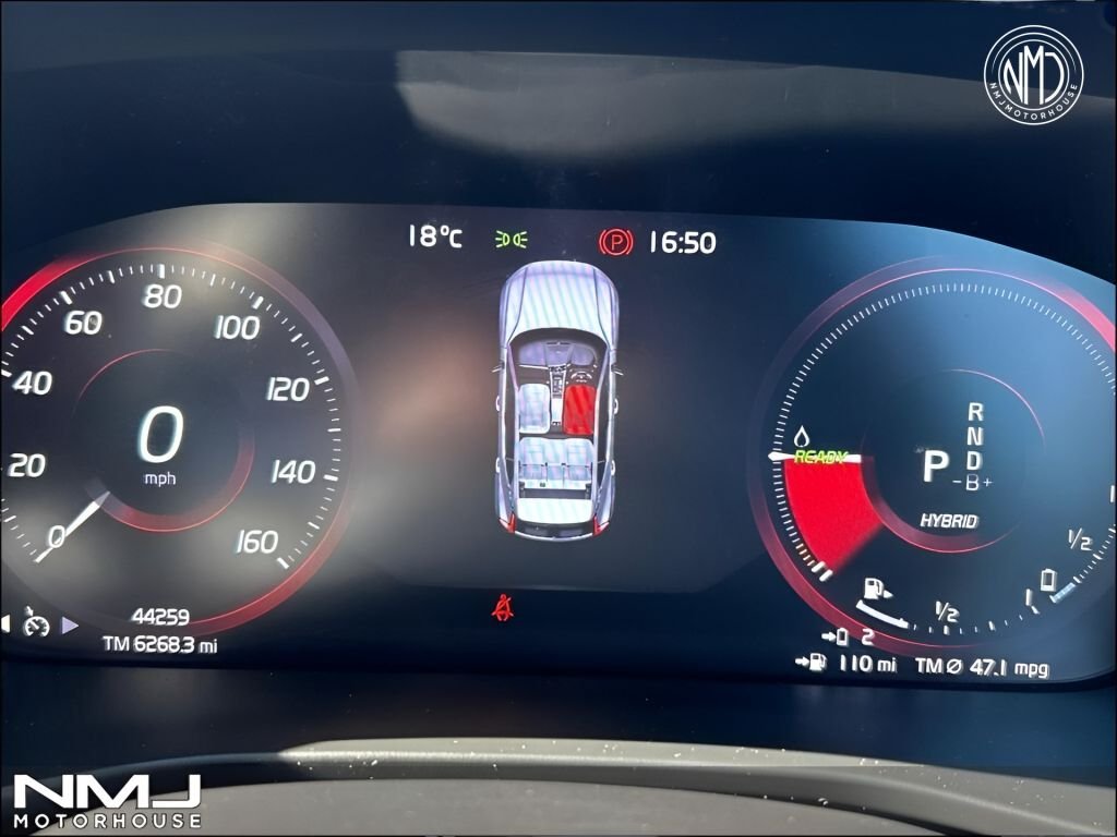 USED 2020 70 VOLVO XC40 1.5h T5 Twin Engine Recharge 10.7kWh R-Design Pro SUV 5dr Petrol Plug-in Hybrid Auto Euro 6 (s/s) (262 ps) SUV