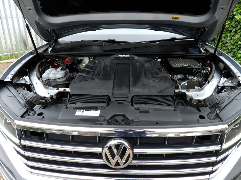USED 2019 68 VOLKSWAGEN TOUAREG 3.0 TDI V6 SEL SUV 5dr Diesel Tiptronic 4Motion Euro 6 (s/s) (231 ps) 4Motion V6 SEL Automatic
