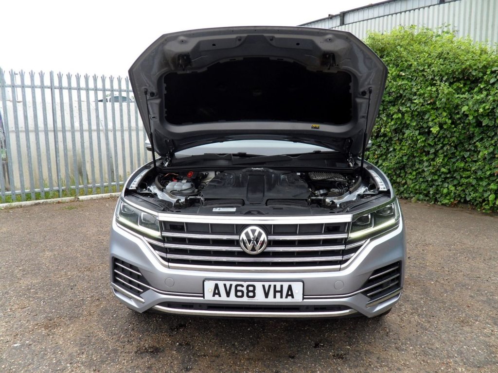 USED 2019 68 VOLKSWAGEN TOUAREG 3.0 TDI V6 SEL SUV 5dr Diesel Tiptronic 4Motion Euro 6 (s/s) (231 ps) 4Motion V6 SEL Automatic