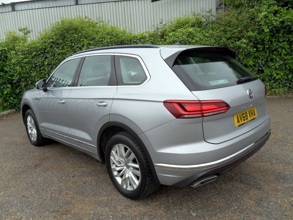 USED 2019 68 VOLKSWAGEN TOUAREG 3.0 TDI V6 SEL SUV 5dr Diesel Tiptronic 4Motion Euro 6 (s/s) (231 ps) 4Motion V6 SEL Automatic