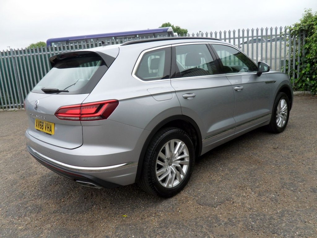 USED 2019 68 VOLKSWAGEN TOUAREG 3.0 TDI V6 SEL SUV 5dr Diesel Tiptronic 4Motion Euro 6 (s/s) (231 ps) 4Motion V6 SEL Automatic
