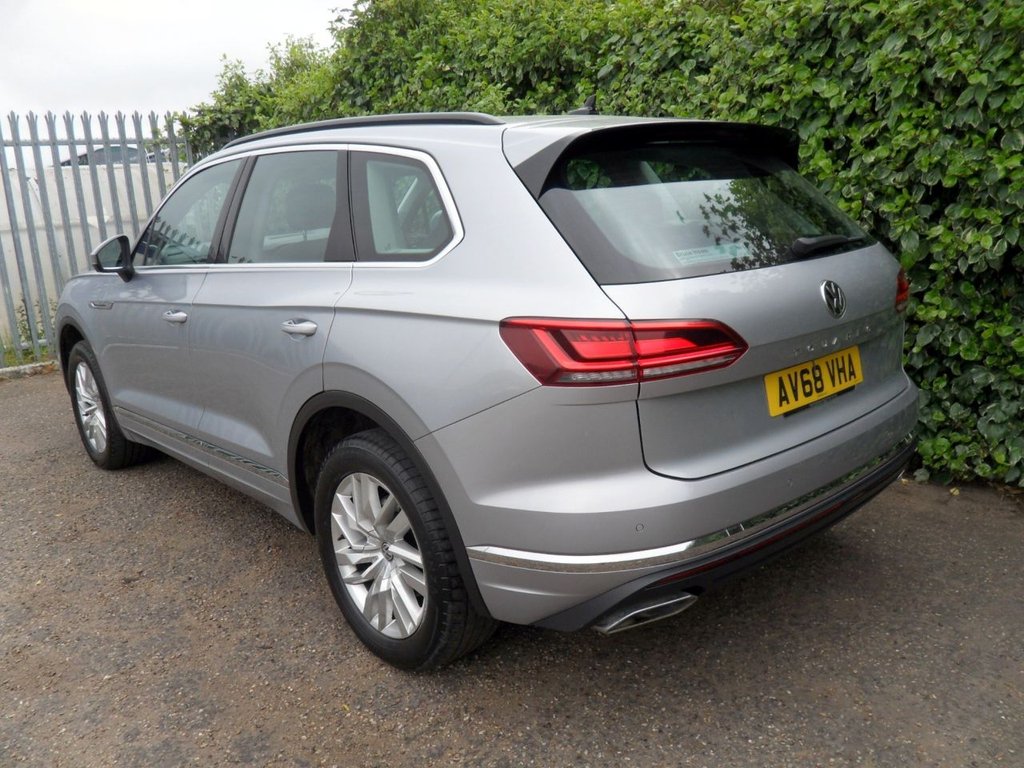 USED 2019 68 VOLKSWAGEN TOUAREG 3.0 TDI V6 SEL SUV 5dr Diesel Tiptronic 4Motion Euro 6 (s/s) (231 ps) 4Motion V6 SEL Automatic