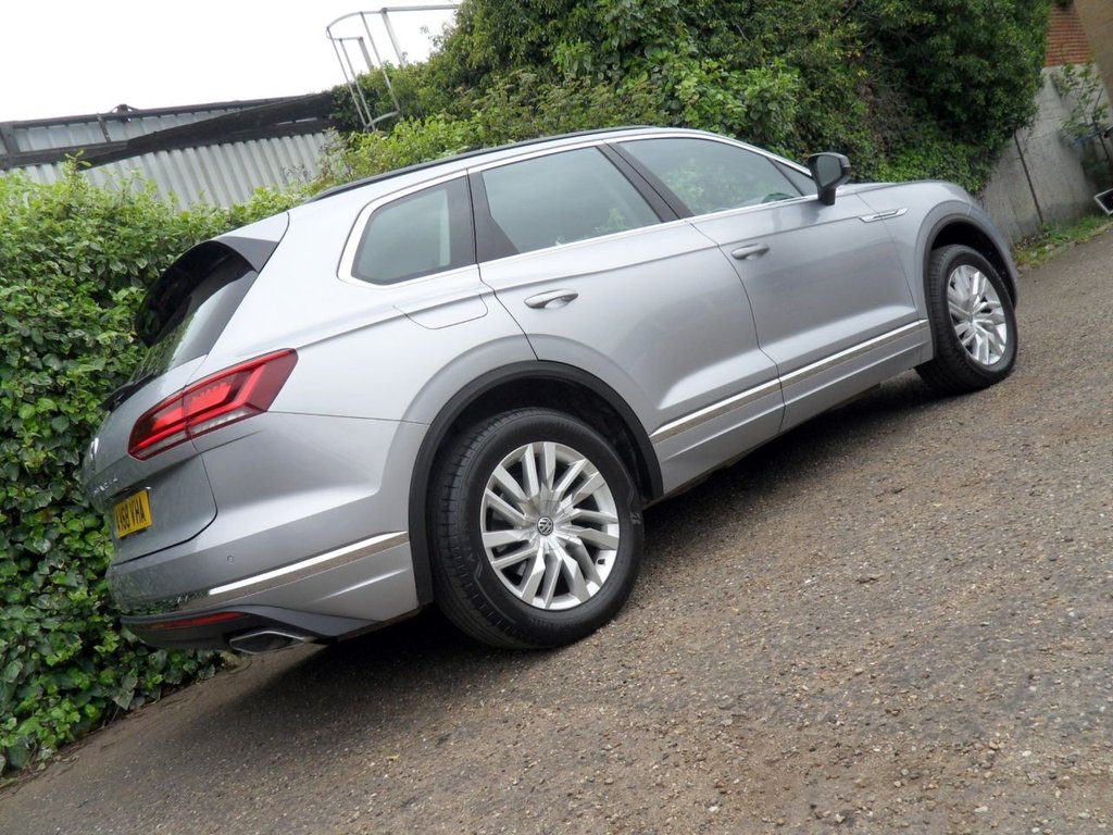 USED 2019 68 VOLKSWAGEN TOUAREG 3.0 TDI V6 SEL SUV 5dr Diesel Tiptronic 4Motion Euro 6 (s/s) (231 ps) 4Motion V6 SEL Automatic