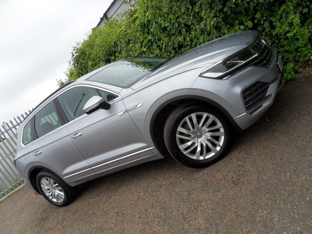 USED 2019 68 VOLKSWAGEN TOUAREG 3.0 TDI V6 SEL SUV 5dr Diesel Tiptronic 4Motion Euro 6 (s/s) (231 ps) 4Motion V6 SEL Automatic