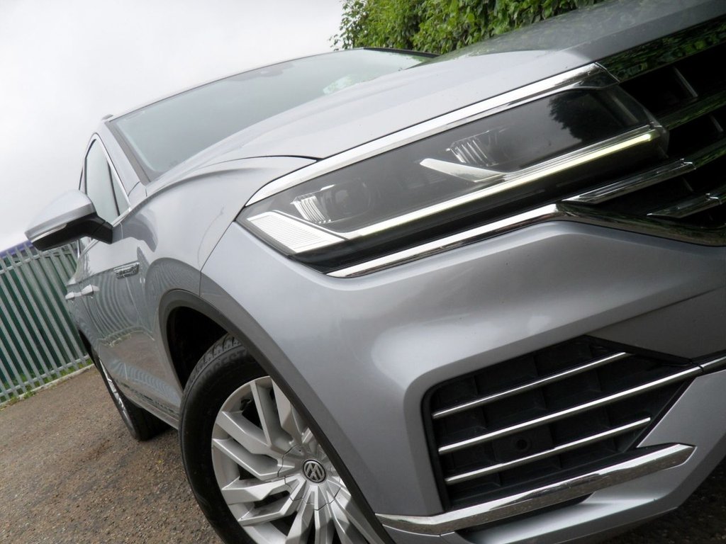 USED 2019 68 VOLKSWAGEN TOUAREG 3.0 TDI V6 SEL SUV 5dr Diesel Tiptronic 4Motion Euro 6 (s/s) (231 ps) 4Motion V6 SEL Automatic