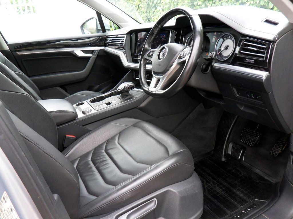 USED 2019 68 VOLKSWAGEN TOUAREG 3.0 TDI V6 SEL SUV 5dr Diesel Tiptronic 4Motion Euro 6 (s/s) (231 ps) 4Motion V6 SEL Automatic