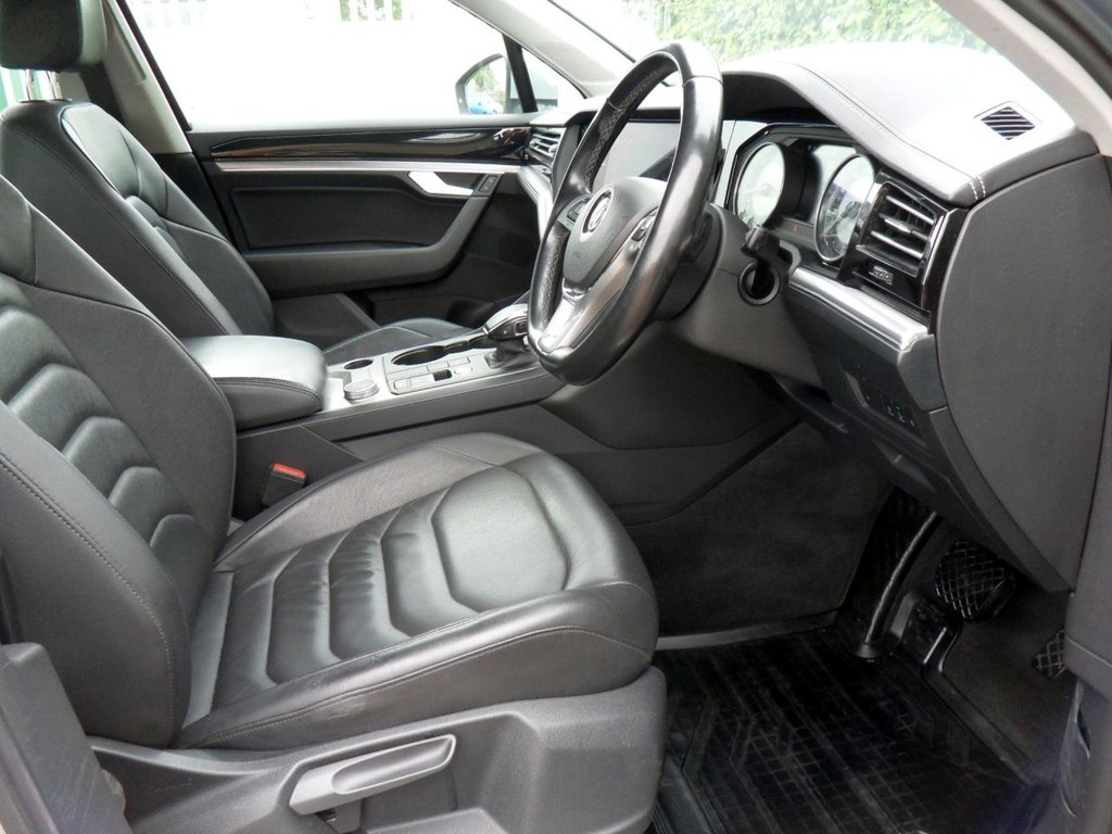 USED 2019 68 VOLKSWAGEN TOUAREG 3.0 TDI V6 SEL SUV 5dr Diesel Tiptronic 4Motion Euro 6 (s/s) (231 ps) 4Motion V6 SEL Automatic
